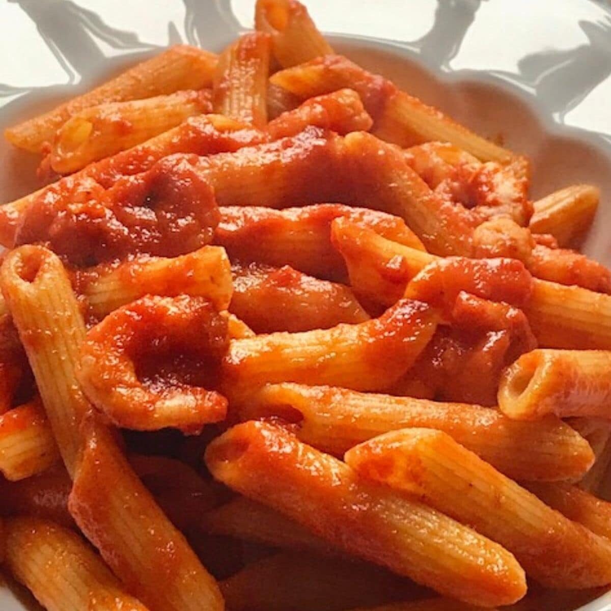 Pasta with shrimps in a tomato sauce.