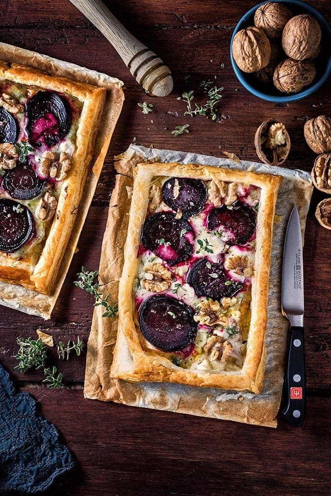 2 tarts side by side on wooden table