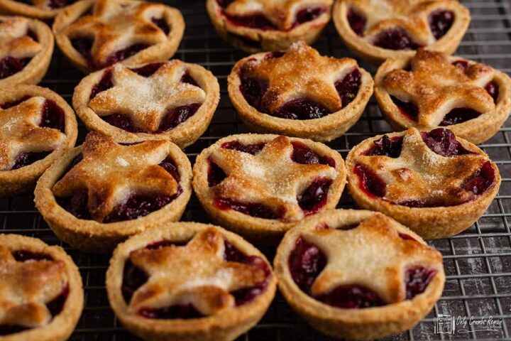 many small pies with star shape marzipan